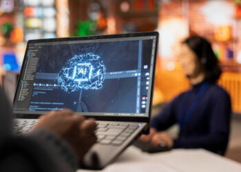  79% das empresas que usam IA generativa buscam aumento de produtividade