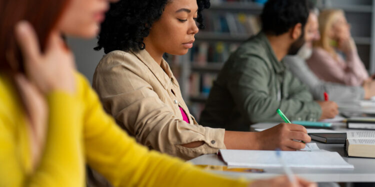 Empresas abrem programas de estágio com foco em diversidade e inclusão para 2026 16 Foto: Reprodução/ Freepik