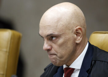Moraes vota pela condenação de Bolsonaro e sete réus por trama golpista