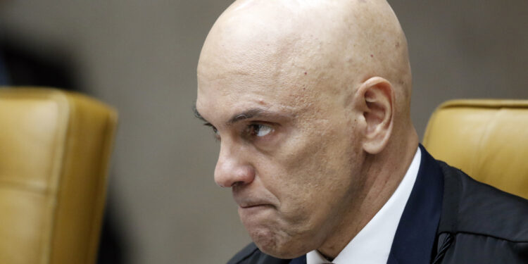Moraes vota pela condenação de Bolsonaro e sete réus por trama golpista 14 O ministro Alexandre de Moraes durante sessão do STF. Foto: Bruno Peres/Agência Brasil