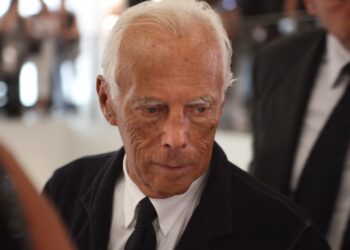 Morre Giorgio Armani, ícone da moda italiana, aos 91 anos