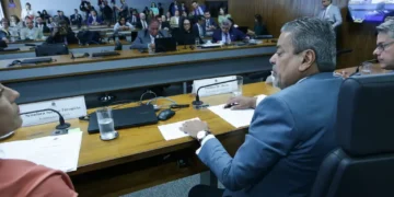 CCJ do Senado rejeita PEC da Blindagem por unanimidade