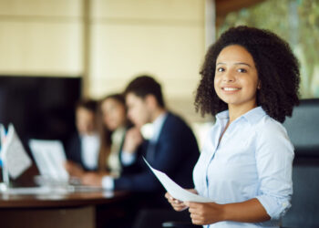 Flexibilidade e benefícios personalizados superam salário como prioridade de profissionais no Brasil