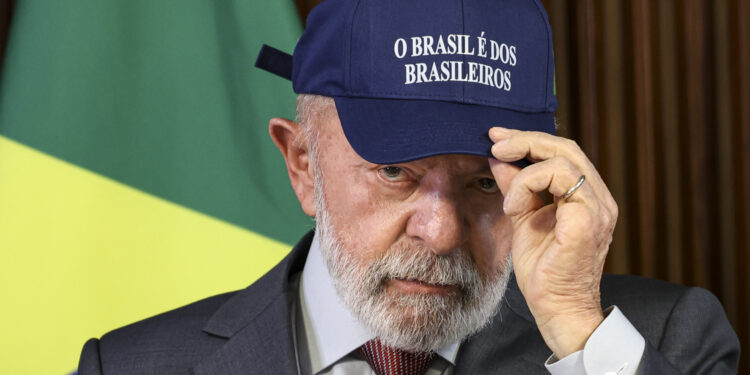 Governo Lula condena ‘ameaça do uso da força’ após declaração da Casa Branca 14 O presidente Luiz Inácio Lula da Silva coordena reunião ministerial, no Palácio do Planalto. Foto: Marcelo Camargo/Agência Brasil