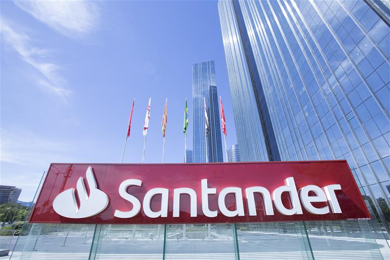 Santander permite realizar Pix com limite do cartão de crédito santader