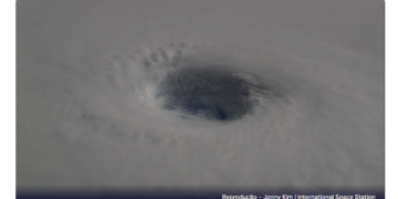 Supertufão Ragasa atinge o leste da Ásia, deixa ao menos 17 mortos e causa destruição em Hong Kong