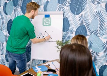 WhatsApp ganha força como ferramenta estratégica para empresas após redução de preços