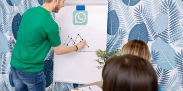 WhatsApp ganha força como ferramenta estratégica para empresas após redução de preços