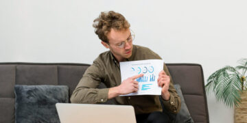 Jovens aumentam adesão à poupança e buscam novas formas de investimento 15 Jovens aumentam adesão à poupança e buscam novas formas de investimento