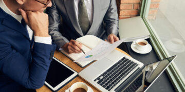 Governança jurídica pode fortalecer empresas familiares e garantir continuidade entre gerações 22 Governança jurídica pode fortalecer empresas familiares e garantir continuidade entre gerações