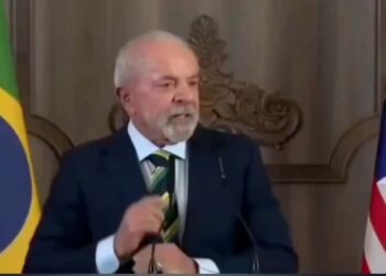 Lula afirma, em coletiva, que tarifaço dos EUA não está relacionado a caso Bolsonaro e destaca diálogo institucional com o presidente Donald Trump 7 Lula afirma, em coletiva, que tarifaço dos EUA não está relacionado a caso Bolsonaro e destaca diálogo institucional com o presidente Donald Trump