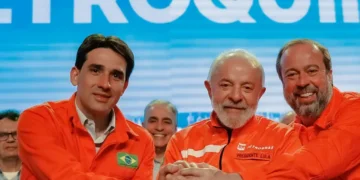 Lula: os "vira-latas" desse país queriam que eu rastejasse atrás do governo americano 1 Lula: os “vira-latas” desse país queriam que eu rastejasse atrás do governo americano