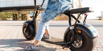 Motocicletas elétricas dobram emplacamentos no Brasil e acendem alerta para segurança no trânsito 15 Motocicletas elétricas dobram emplacamentos no Brasil e acendem alerta para segurança no trânsito