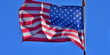 Shutdown nos EUA: entenda as causas e os possíveis impactos para o Brasil