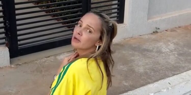 Influenciadora Aline Bardy, conhecida como “Esquerdogata”, é detida após desacato a policiais em Ribeirão Preto 14 Reprodução / Instagram