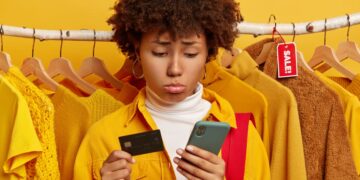 Falta de confiança faz quase metade dos consumidores desistir de compras online