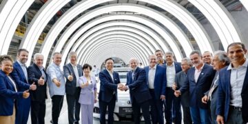 Megafábrica chinesa de veículos elétricos é inaugurada na Bahia; com investimento de R$ 5,5 bilhões, Lula diz que projeto representa confiança no Brasil 15 Megafábrica chinesa de veículos elétricos é inaugurada na Bahia; com investimento de R$ 5,5 bilhões, Lula diz que projeto representa confiança no Brasil