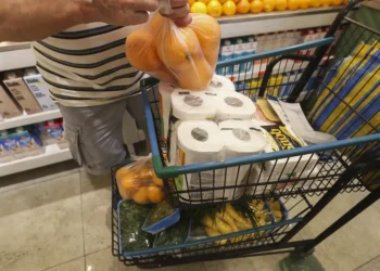 Mercado reduz previsão de inflação para 2025 e 2026, mas IPCA ainda supera meta do Banco Central