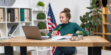 Profissionais da América Latina priorizam aprendizado de inglês e inteligência artificial 3 Profissionais da América Latina priorizam aprendizado de inglês e inteligência artificial