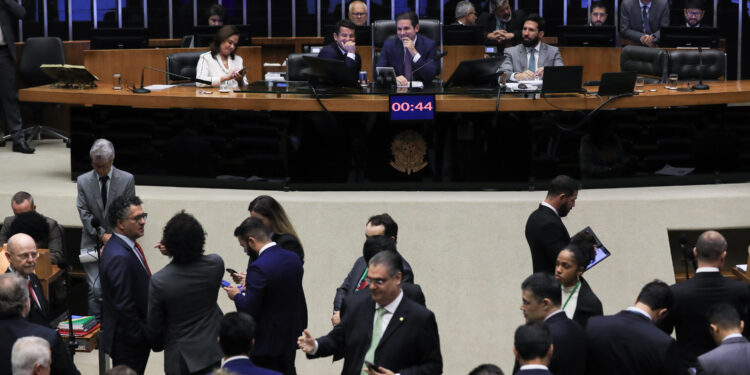 Brasília (DF), 21/08/2025  -  Sessão da Câmara que votou a urgência do PL de Isenção de Imposto de Renda pra quem ganha até R$ 5 mil. Foto: Lula Marques/Agência Brasil