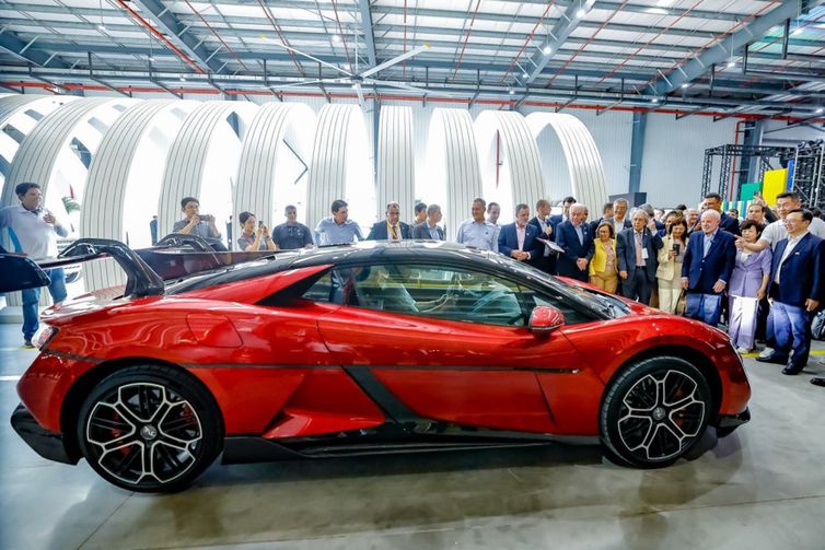 Megafábrica chinesa de veículos elétricos é inaugurada na Bahia; com investimento de R$ 5,5 bilhões, Lula diz que projeto representa confiança no Brasil 17 Megafábrica chinesa de veículos elétricos é inaugurada na Bahia; com investimento de R$ 5,5 bilhões, Lula diz que projeto representa confiança no Brasil linha de montagem de veiculos da BYD