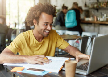 Simpósio de Iniciação Científica da FEI reúne mais de 700 participantes e destaca protagonismo estudantil 12 Simpósio de Iniciação Científica da FEI reúne mais de 700 participantes e destaca protagonismo estudantil