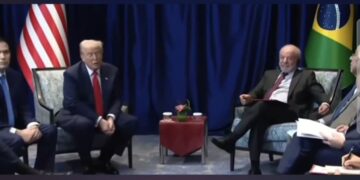 “Não é da sua conta!” — Trump reage ao ser questionado sobre Bolsonaro durante encontro na Malásia 15 “Não é da sua conta!” — Trump reage ao ser questionado sobre Bolsonaro durante encontro na Malásia