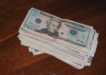 Revista Capital Econômico: O valor da informação certa, na hora certa! 42 Mercado Financeiro Registra Recorde na Bolsa e Queda no Dólar