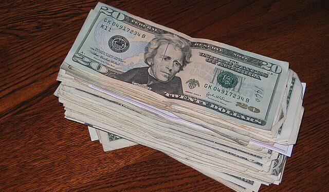 Mercado Financeiro Registra Recorde na Bolsa e Queda no Dólar 14 Foto: Reprodução creative commons