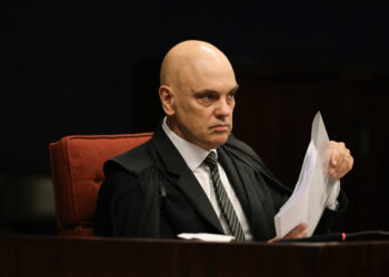 Moraes se reúne com Cláudio Castro e forças de segurança após megaoperação no Rio 8 Moraes se reúne com Cláudio Castro e forças de segurança após megaoperação no Rio