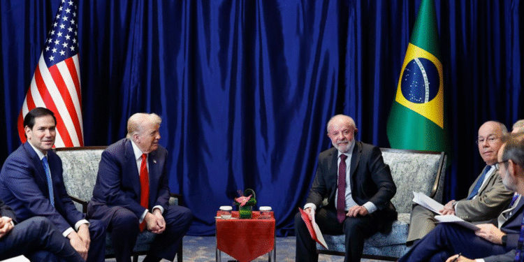 Intervenção frustrada mostra perda de influência de Trump e fortalece Lula no cenário global: afirma The New York Times 14 Presidente da República, Luiz Inácio Lula da Silva, durante Encontro com o Presidente dos Estados Unidos, Donald Trump, durante o 47ª Cúpula da Associação de Nações do Sudeste Asiático - ASEAN. Foto: Ricardo Stuckert/PR