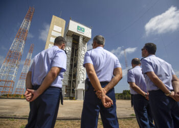 Revista Capital Econômico: O valor da informação certa, na hora certa! 37 Brasil anuncia data do primeiro lançamento comercial de foguete