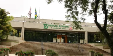 Ministério da Saúde aprova novas parcerias para ampliar produção nacional de medicamentos 1 Ministério da Saúde aprova novas parcerias para ampliar produção nacional de medicamentos