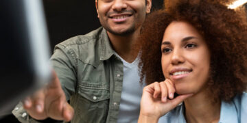 Setor de Serviços Apresenta Crescimento Consistente e Supera Níveis Pré-Pandemia