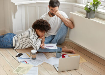 Desocupação de longo prazo recua e atinge menores níveis da série histórica, aponta IBGE