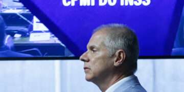 PF: Ex-presidente do INSS recebia R$ 250 mil por mês em propina, diz investigação 15 PF: Ex-presidente do INSS recebia R$ 250 mil por mês em propina, diz investigação