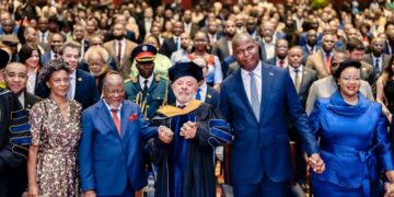 Lula recebe título de doutor honoris causa da Universidade Pedagógica de Maputo por contribuição à educação e cooperação internacional