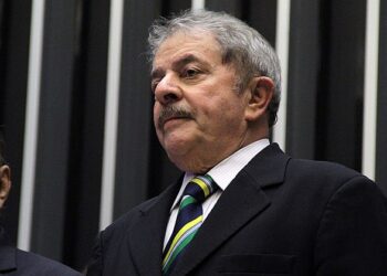 Lula Afirma que Prisão de Bolsonaro e Generais É “Demonstração de que a Democracia Vale para Todos” ao Sancionar Reforma do Imposto de Renda