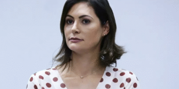 Michelle Bolsonaro reage à prisão citando Salmos: “Confio na justiça de Deus”