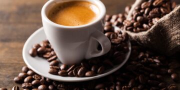 Trump reduz tarifas sobre café, carne bovina, frutas e tomates — medida tem efeito retroativo 15 Trump reduz tarifas sobre café, carne bovina, frutas e tomates — medida tem efeito retroativo