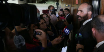 STF agenda julgamento de denúncia contra Eduardo Bolsonaro para 21 de novembro