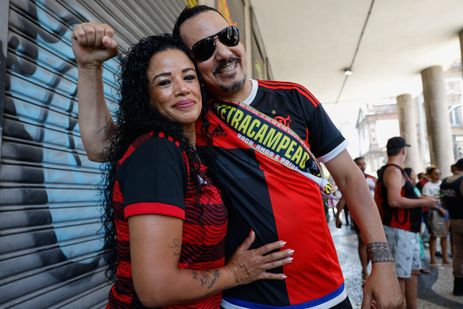 Multidão toma o Centro do Rio para celebrar o título do Flamengo 19 Multidão toma o Centro do Rio para celebrar o título do Flamengo torcedores flamengo
