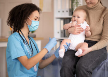 Saúde fecha compra de 1,8 milhão de doses da vacina contra vírus sincicial respiratório para proteger gestantes e recém-nascidos no SUS