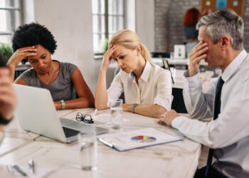 Contratações equivocadas elevam custos e impulsionam alta rotatividade nas empresas