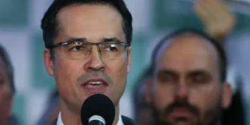 Deltan Dallagnol paga indenização a Lula por apresentação da Lava Jato 15 Deltan Dallagnol paga indenização a Lula por apresentação da Lava Jato