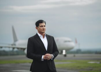 Emergências médicas em voos crescem com aumento de rotas internacionais e viagens de longa duração