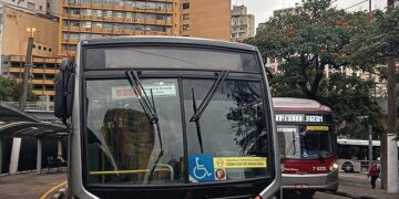 Motoristas de ônibus de São Paulo entram em greve após atraso no pagamento do 13º salário 15 Motoristas de ônibus de São Paulo entram em greve após atraso no pagamento do 13º salário