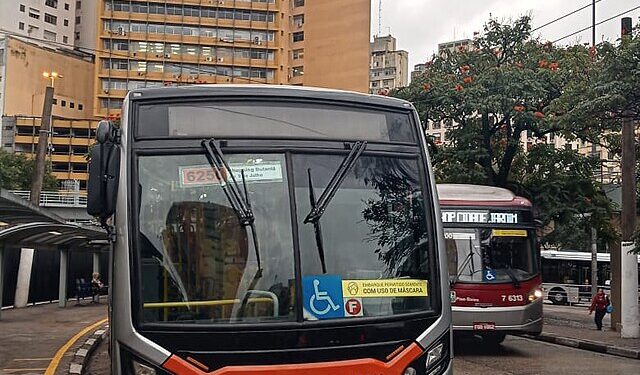 Motoristas de ônibus de São Paulo entram em greve após atraso no pagamento do 13º salário 14 Foto;Reprodução creative commons
