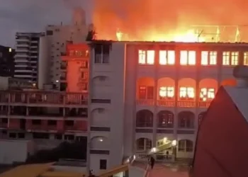Incêndio atinge Colégio Marista Santa Maria no Rio Grande do Sul