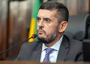 Rodrigo Bacellar é liberado após instalação de tornozeleira eletrônica